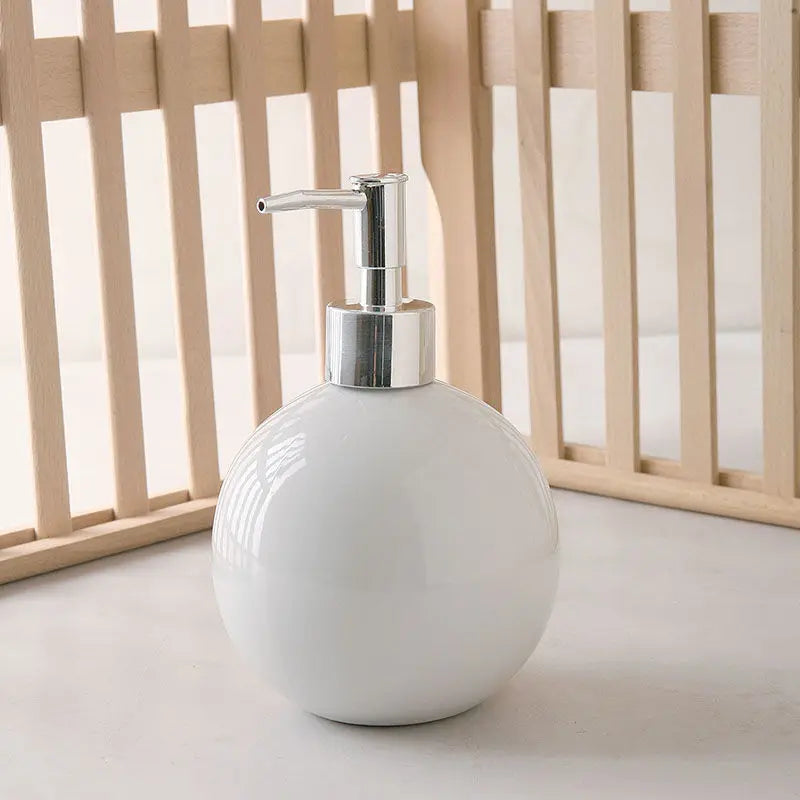 bouteille de gel douche et savon pour les mains accessoires de salle de bain