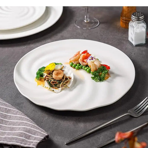 Assiette plate céramique motif filet cuisine design