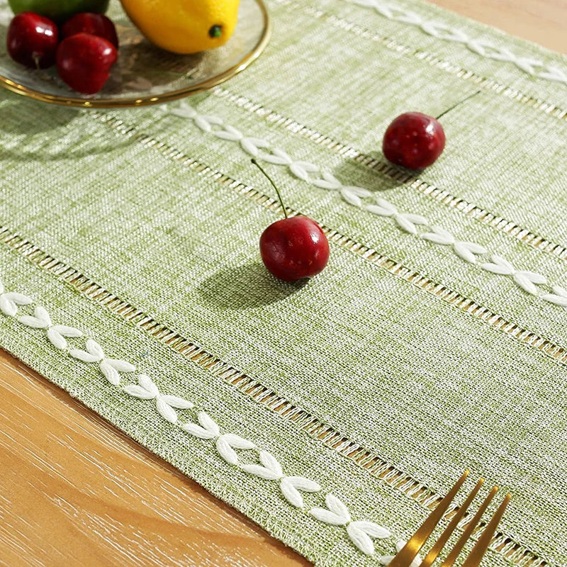Chemin de table boheme rustique tresse a franges