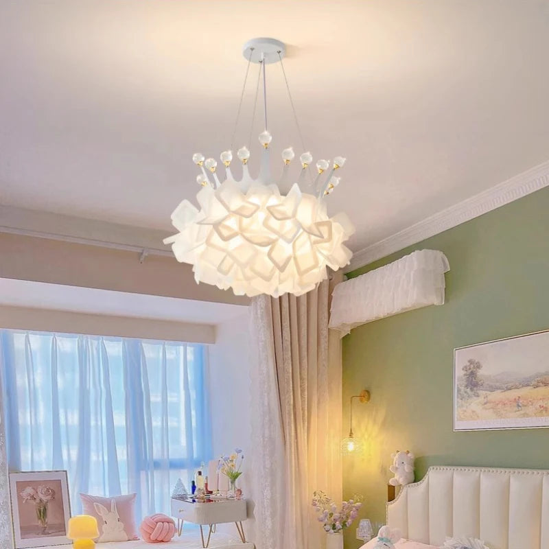 lustre romantique en cristal pour une décoration moderne