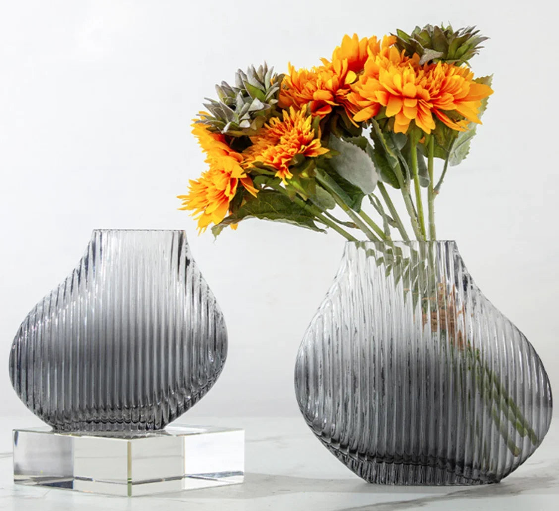 vase en verre soufflé à rayures pour décoration florale créative - vue 7 sur 8