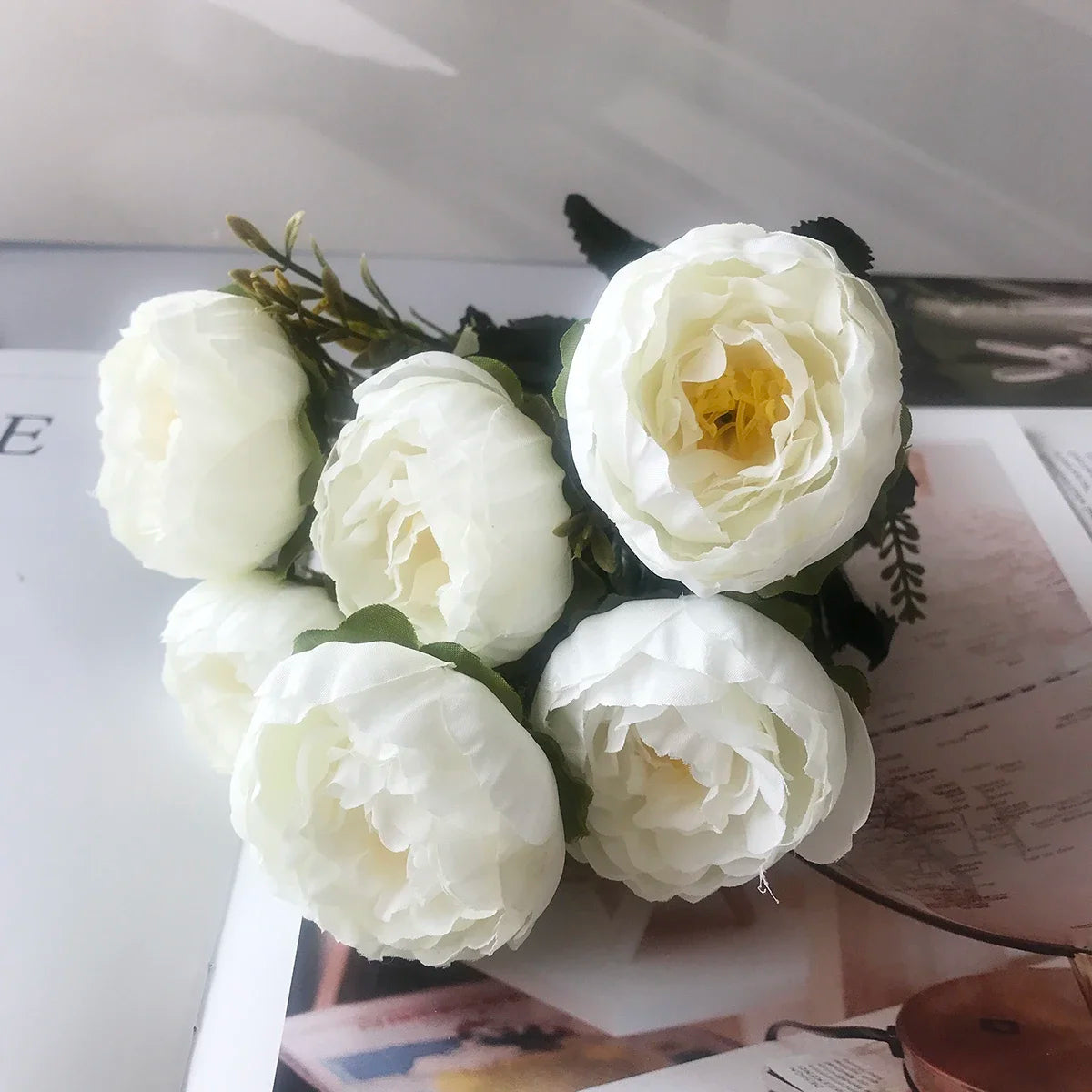 petit bouquet de fleurs artificielles pour décoration printanière et mariage - vue 4 sur 37