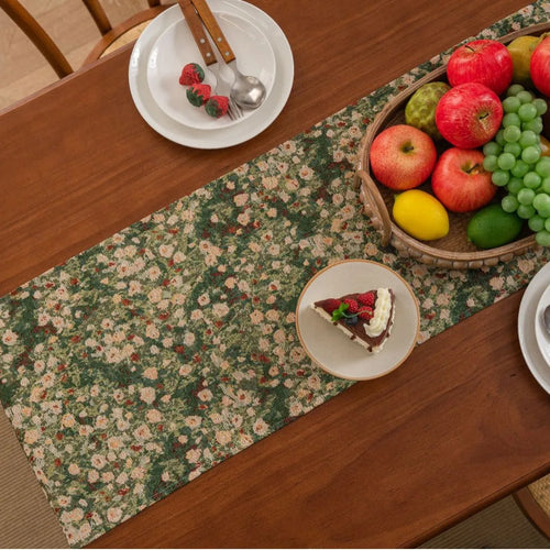 Chemin de table vert floral style campagne pompons