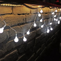 guirlande lumineuse led en forme de boule pour extérieur et décoration festive