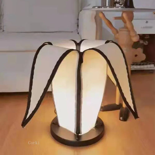 lampe de bureau tulipe style Bauhaus design ambiance élégante - vue 4 sur 7