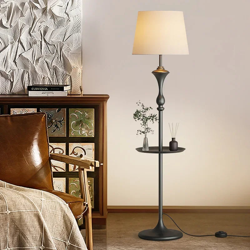 Integrated Floor Lamp with Storage Rack, Coffee Table, LED Living Room Sofa, Bedroom Corner, American Retro Floor Lamp - vue 2 sur 8