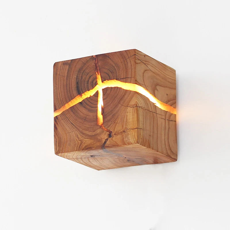applique murale led en bois massif et résine faite à la main - vue 3 sur 9
