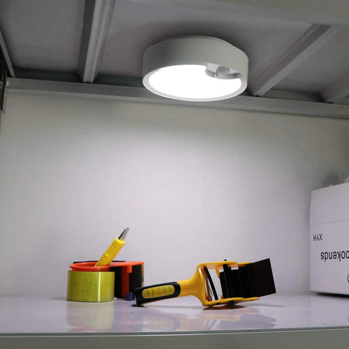 Motion Sensor Ceiling Light Battery Operated,80 LED Ultra Bright Motion Activated Indoor Light for Home Daylight - vue 5 sur 6