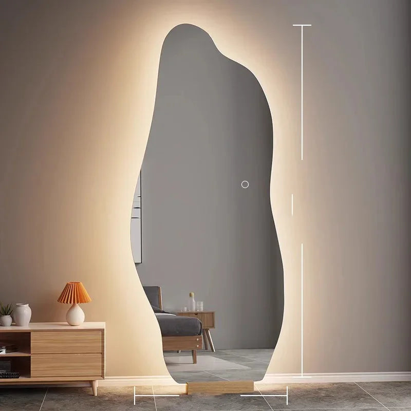 Miroir vertical irrégulier décoratif avec rétroéclairage LED - Porto Miroir vertical irrégulier décoratif avec rétroéclairage LED - Porto