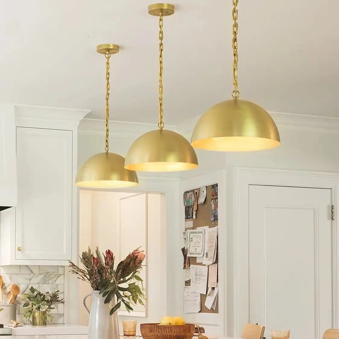 Suspension demi boule en laiton style américain - vue 3 sur 9