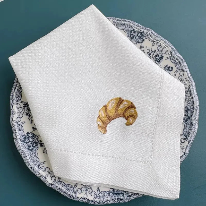 Serviette de table lin brodé motif croissant personnalisable - vue 3 sur 7