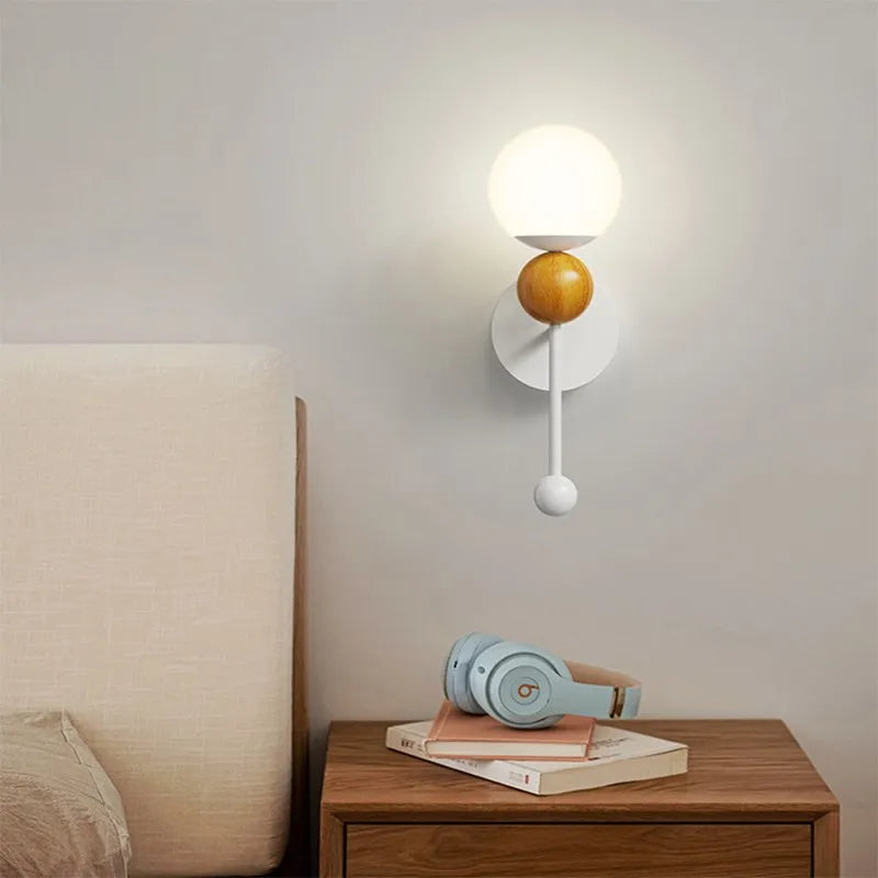 Applique murale LED en bois au design nordique moderne