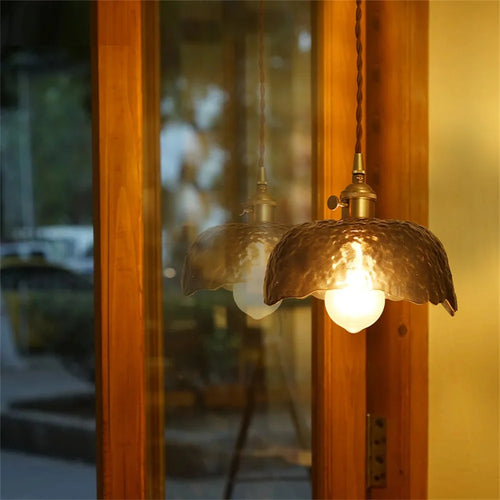 suspension LED en laiton et verre design nordique moderne et antique - vue 3 sur 10