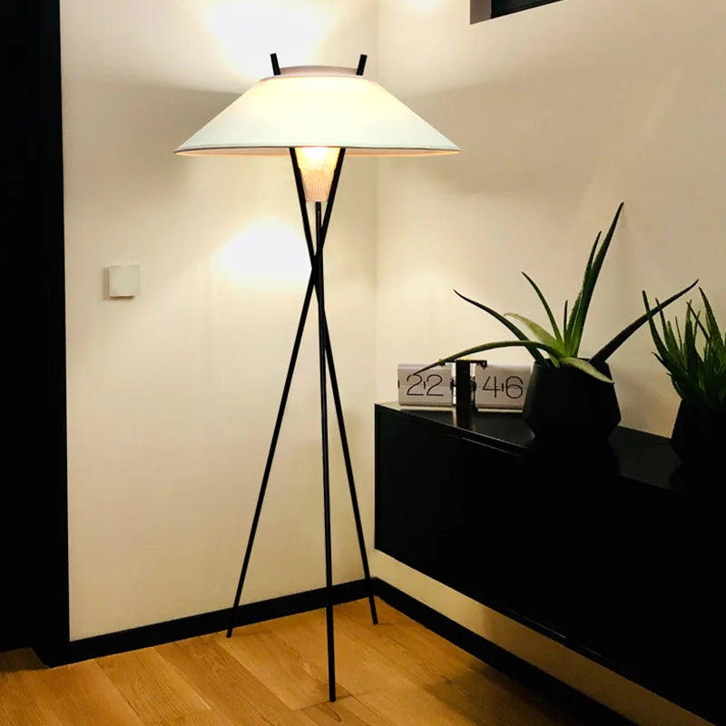 lampadaire triangulaire moderne design italien avec abat-jour vintage - vue 7 sur 7