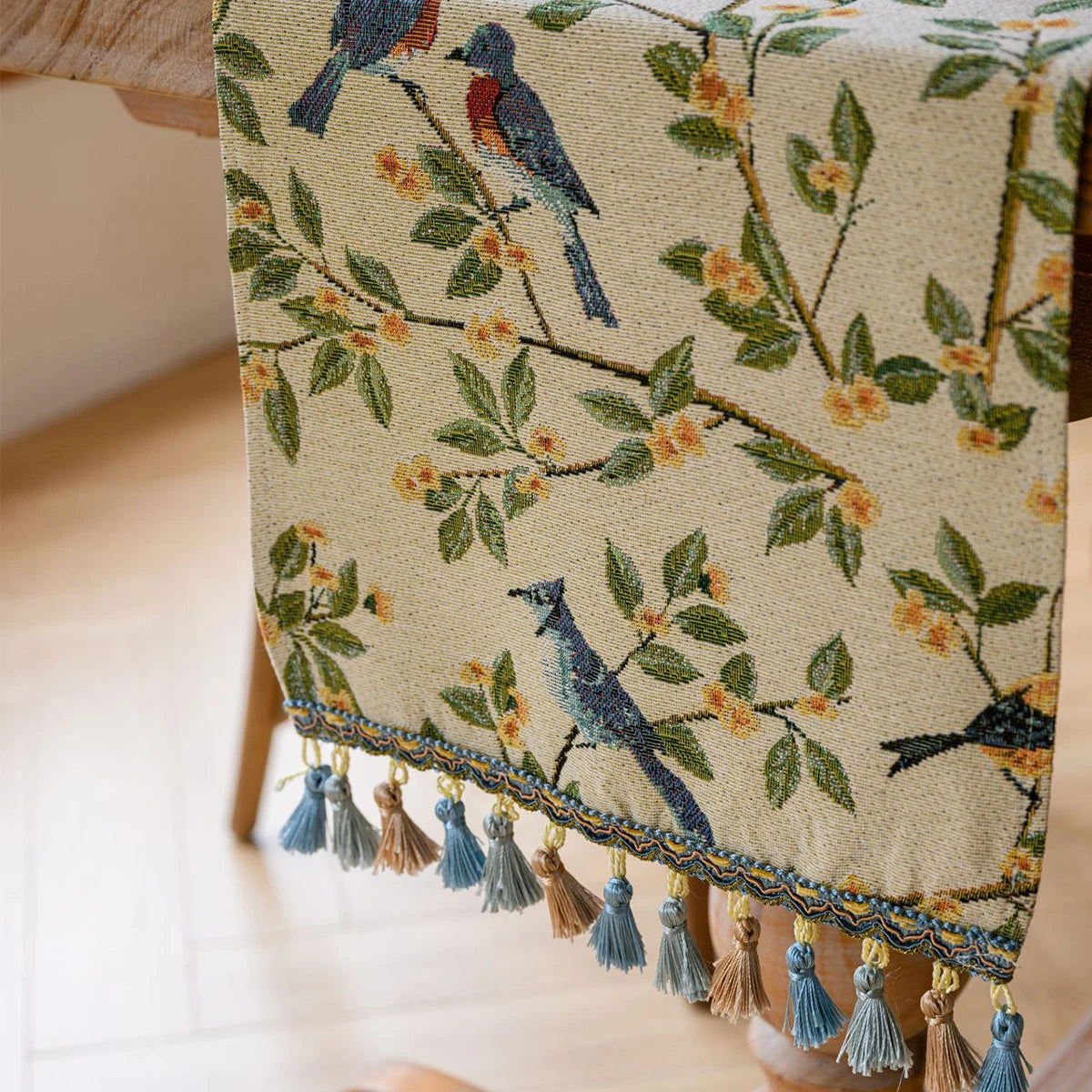 Chemin de table jacquard nordique motif animal pompons - vue 6 sur 6