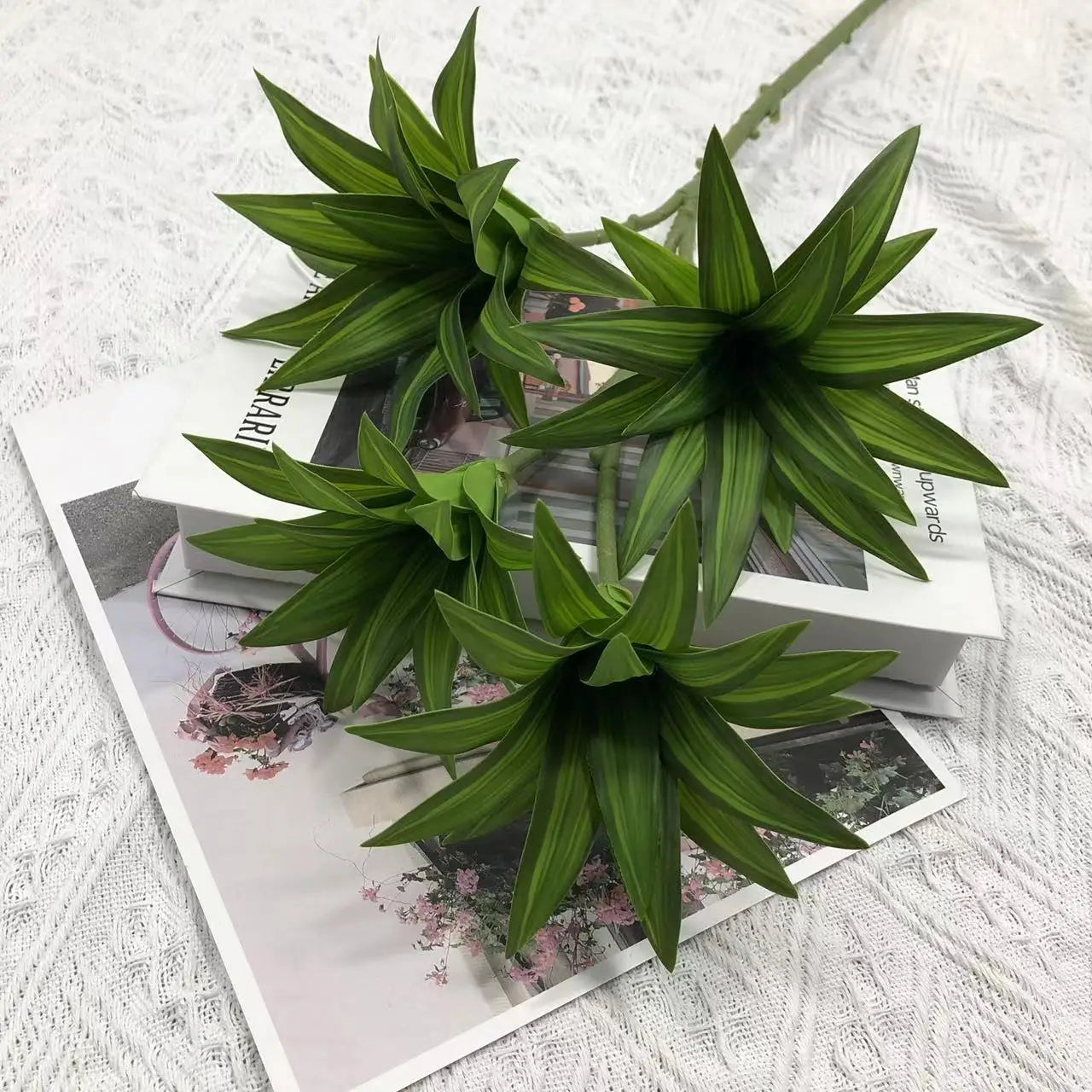 plante tropicale en pot avec palmier et bambou décoratif - vue 17 sur 18