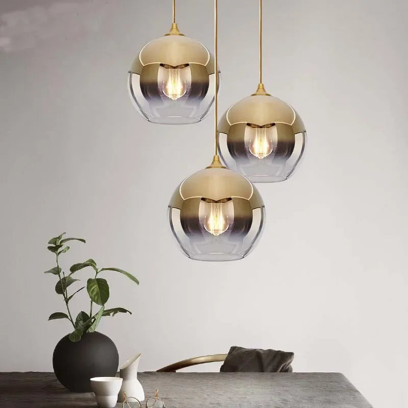 Suspension boule moderne en verre avec lampes à led