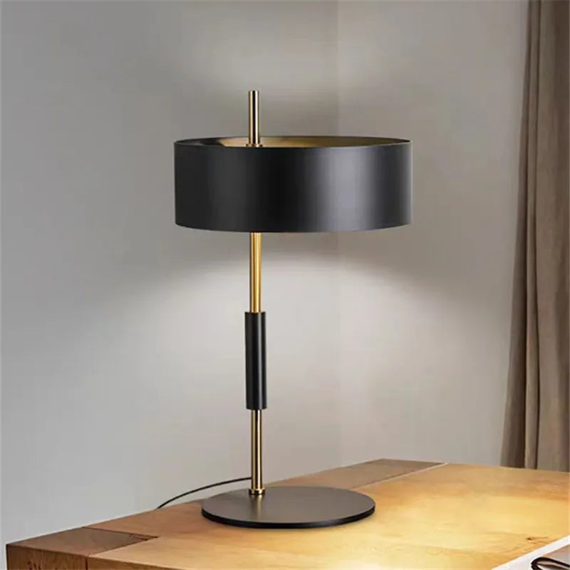 lampadaire minimaliste pour lecture et décoration intérieure