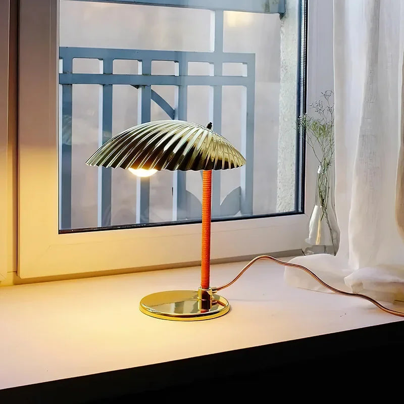 Denmark Designer Vintage Shell High Quality Led Table Lamp Desk Light Copper Chrome Close to Original - vue 4 sur 8