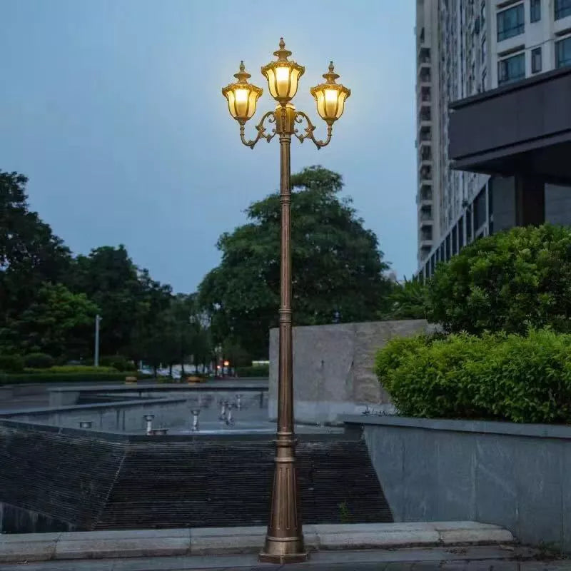 (H: 2.2 m) lampe de paysage européenne 2/3 tête cour lampadaire jardin extérieur moulé sous pression lampe de pelouse éclairage de Villa
