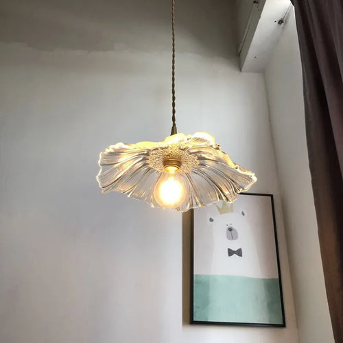 lustre nordique moderne en laiton et verre design élégant pour restaurant - vue 2 sur 9
