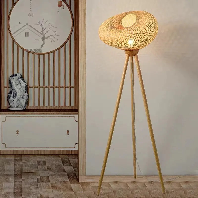 Lampadaire Vintage en bois avec trépied