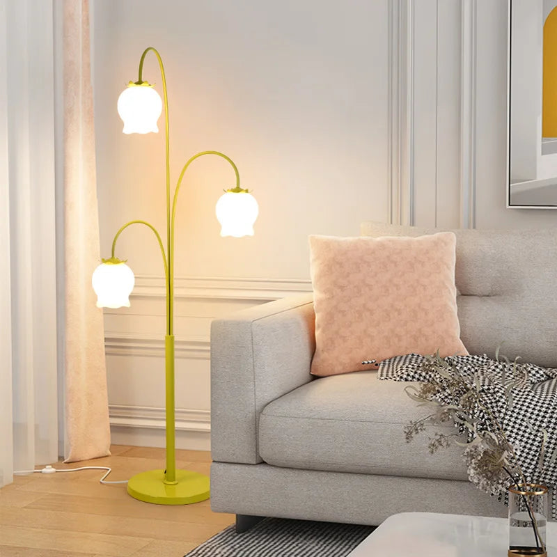 lampe de chevet style américain avec motifs floraux pour cadeau anniversaire - vue 4 sur 8