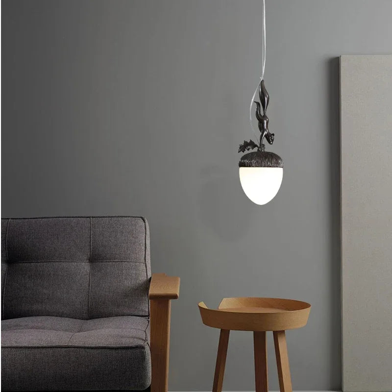2024 French Modern Simple Cartoon Pinecone Squirrel Pendant Lights Personality Clothes Shop Bar Desk Bedroom Bedside Chandelier - vue 3 sur 10