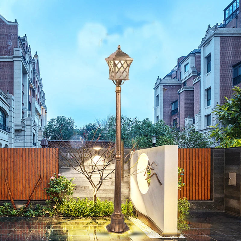 1.8M European Garden Street Lamp Outdoor Waterproof Single-Head High-Pole Landscape Lamp - vue 4 sur 8