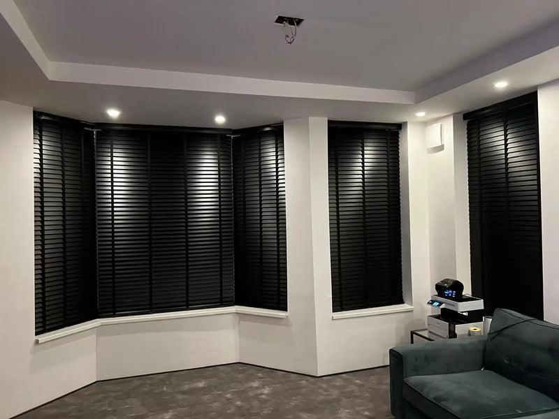 Store vénitien bois véritable anti uv sur mesure