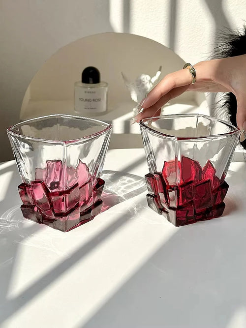 Verre artistique texturé style espace luxe pour whisky