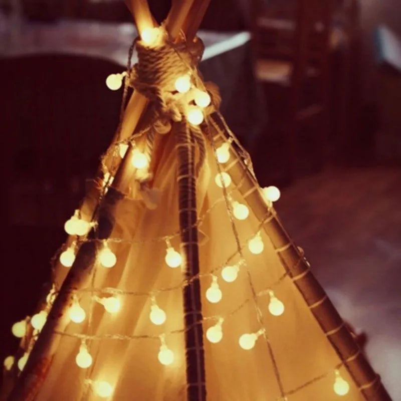 guirlande lumineuse led en forme de boule pour extérieur et décoration festive