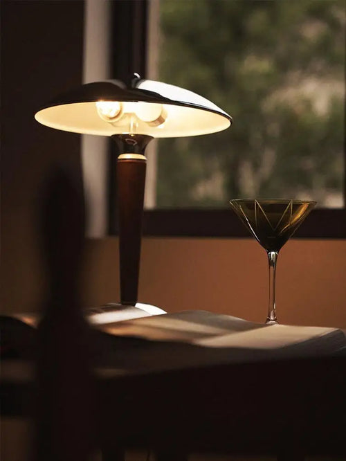 lampe de bureau style industriel en bois et fer