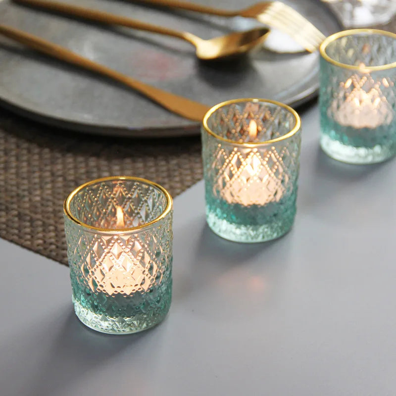 bougeoir vintage en verre avec bordure dorée pour décoration romantique