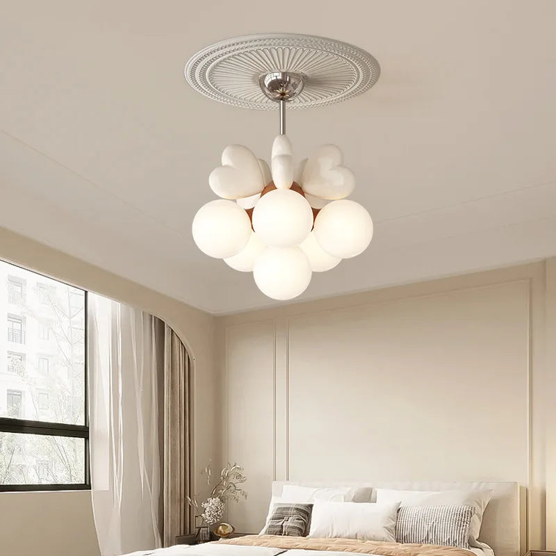 lustre de princesse avec bulle en forme de cœur pour chambre d'enfant - vue 3 sur 11