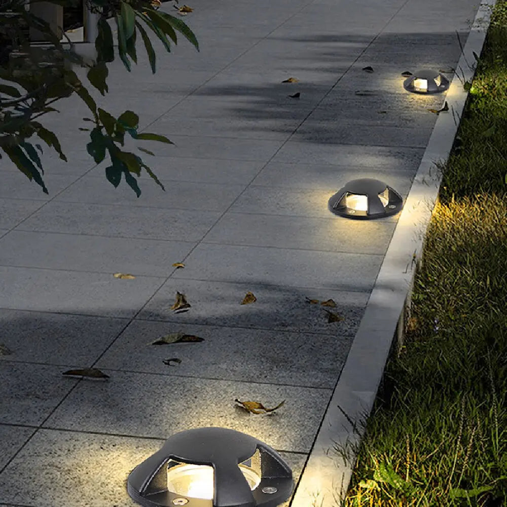 Versatile LED Aisle Lights for Outdoor Areas, Stairs, and Gardens - vue 4 sur 5
