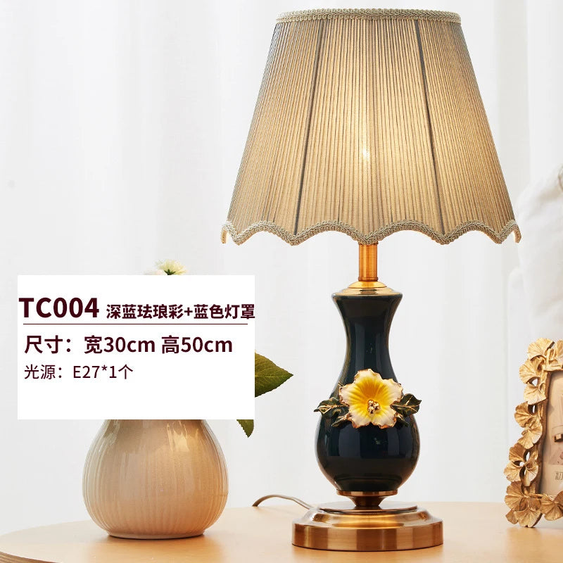 lampe à poser en céramique colorée pour décoration intérieure
