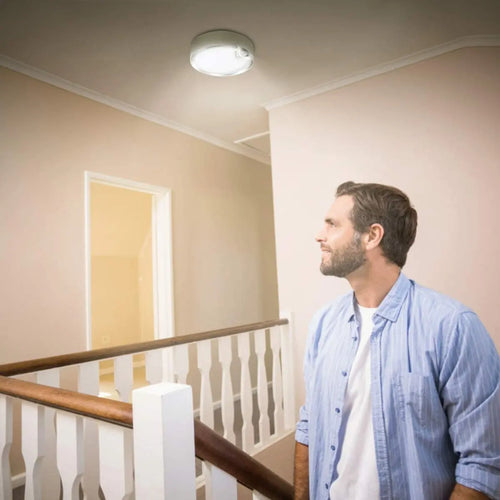 Motion Sensor Ceiling Light Battery Operated,80 LED Ultra Bright Motion Activated Indoor Light for Home Daylight - vue 4 sur 6