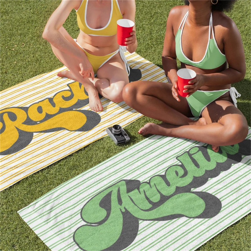 serviette de plage rayée retro personnalisée style hippie