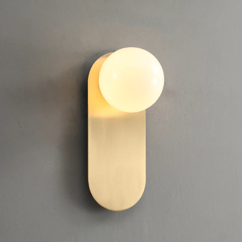 applique murale nordique dorée en cuivre avec boule de verre led - vue 3 sur 6