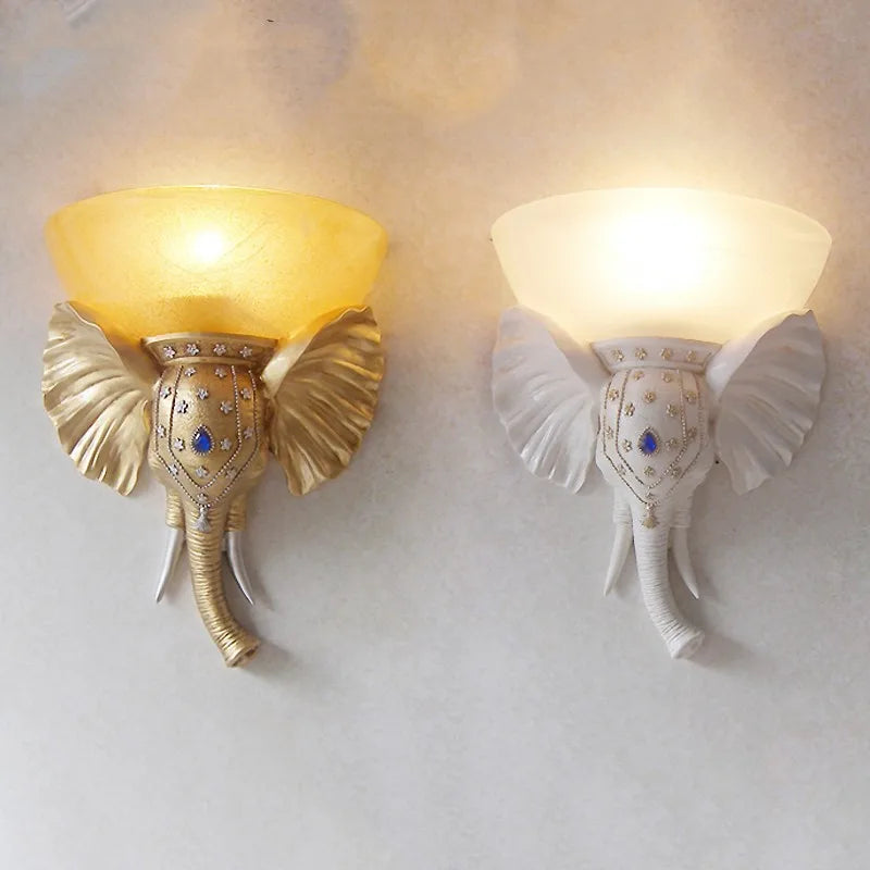applique murale éléphant en verre et résine décorative - vue 4 sur 10