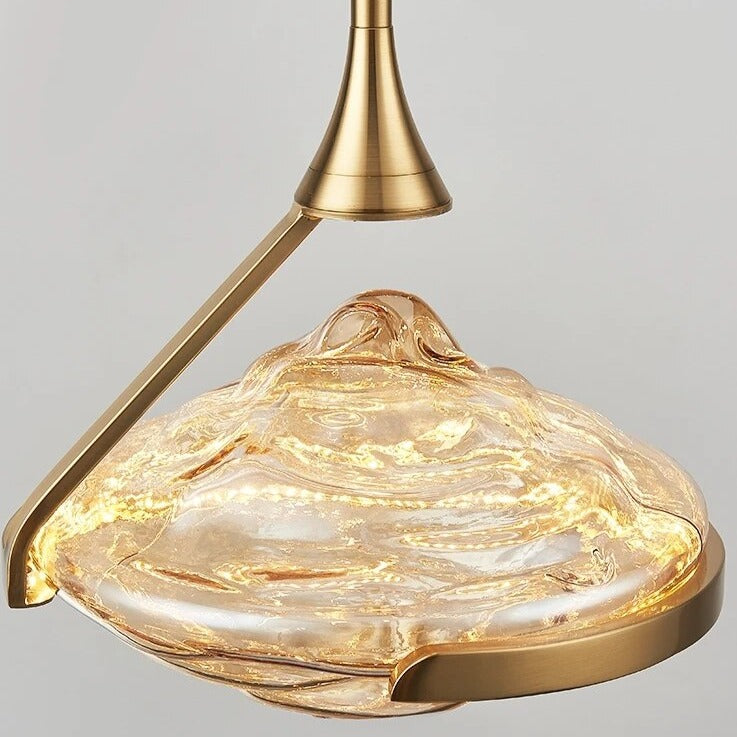 Suspension au design nordique moderne et luxueux - vue 6 sur 8