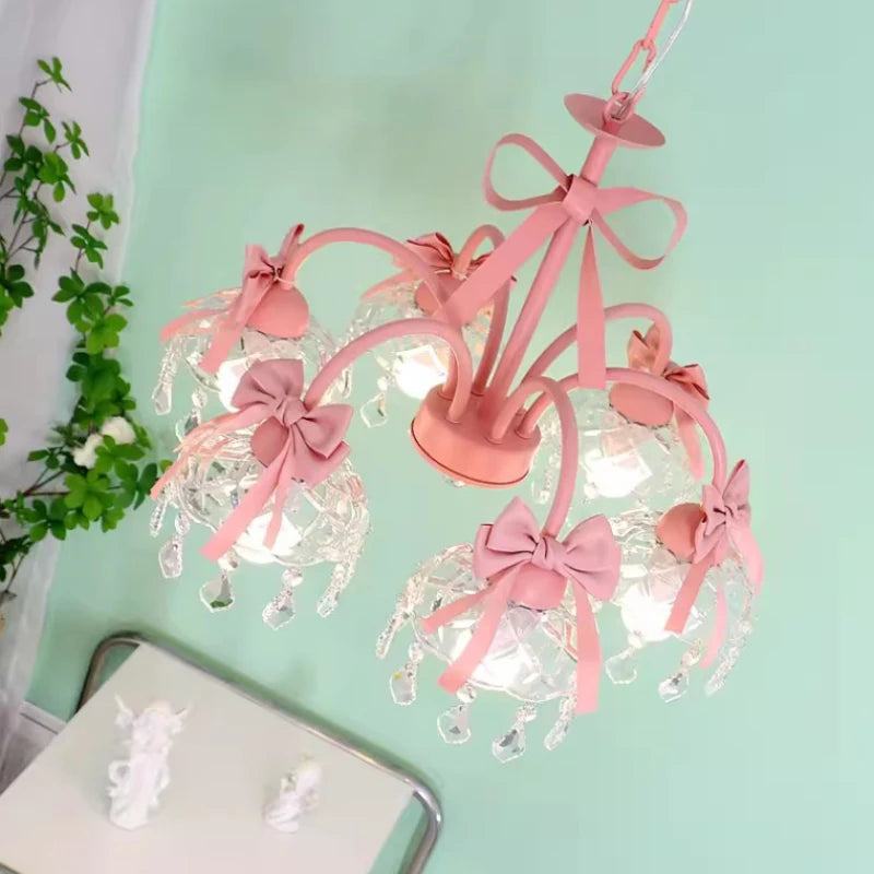 lustre mignon pour chambre de petite fille avec nœud rose en cristal - vue 4 sur 9