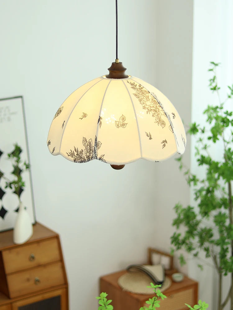 lustre en tissu à motifs médiévaux pour restaurant et bar - vue 5 sur 8