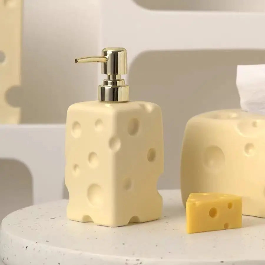 bouteille de lotion créative en forme de fromage amusante - vue 2 sur 16