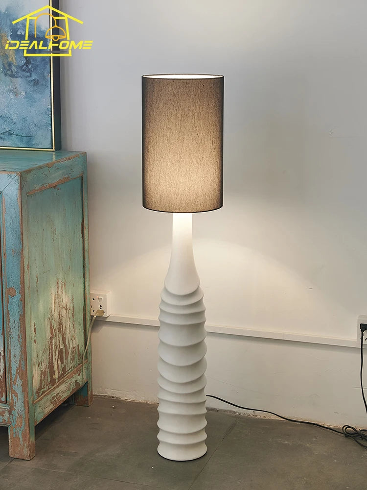 Lampadaire minimaliste styliste céramique d'angle