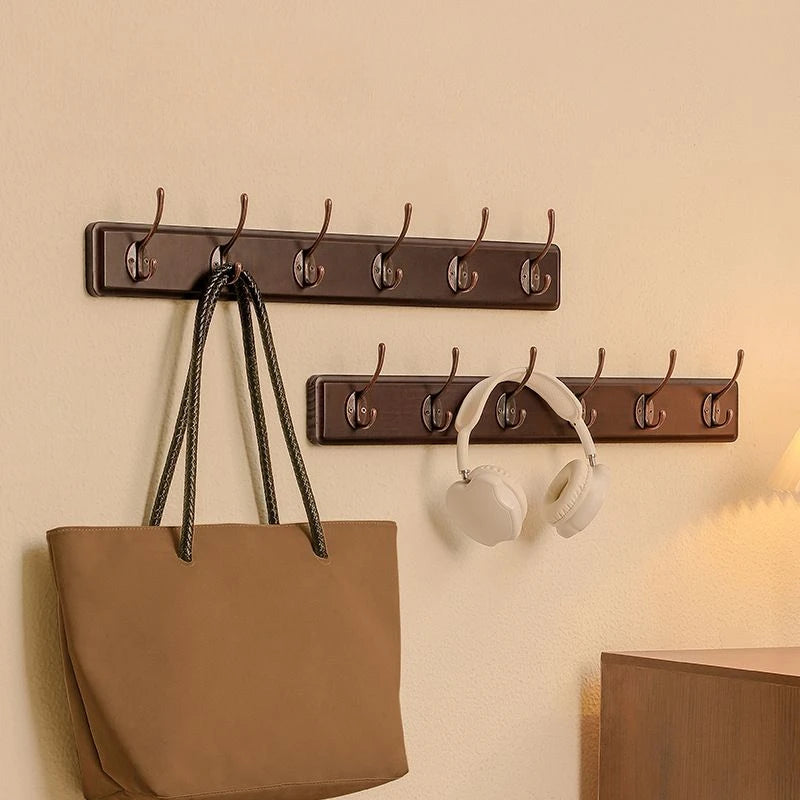 cintres en noyer noir pour rangement et décoration murale - vue 4 sur 11