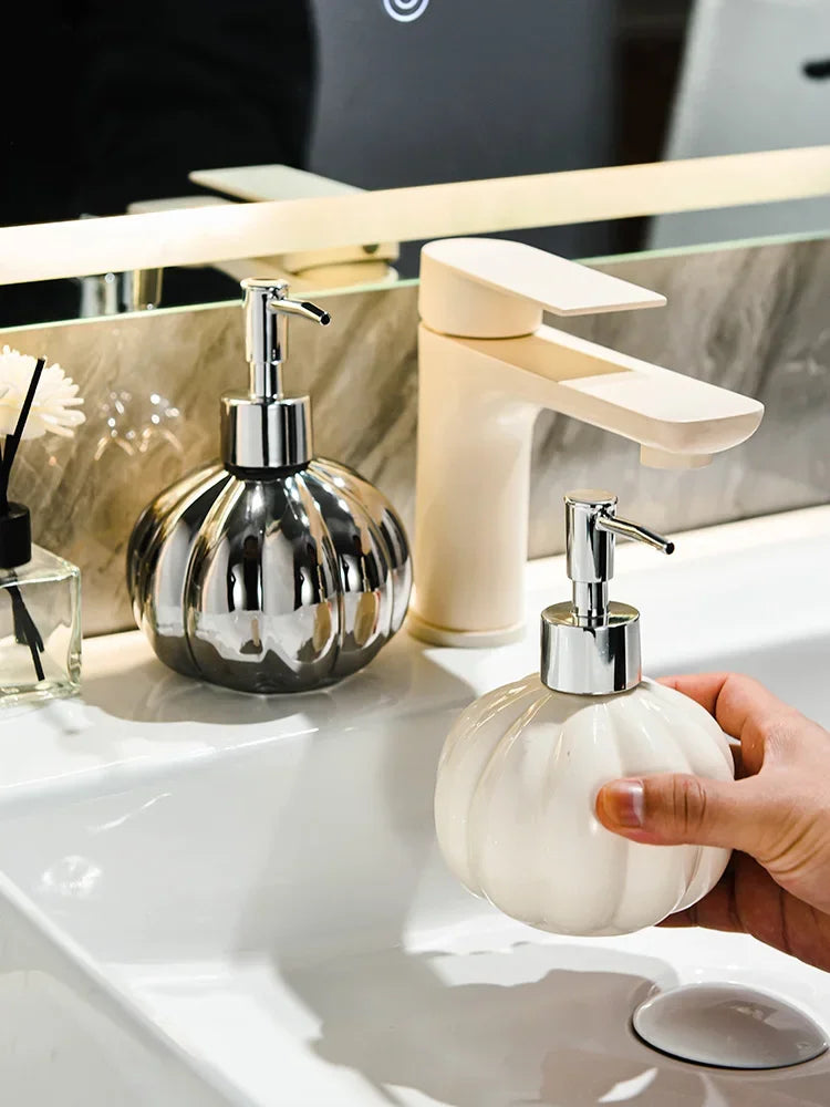 distributeur de lotion en céramique pour gel douche et shampoing - vue 4 sur 8