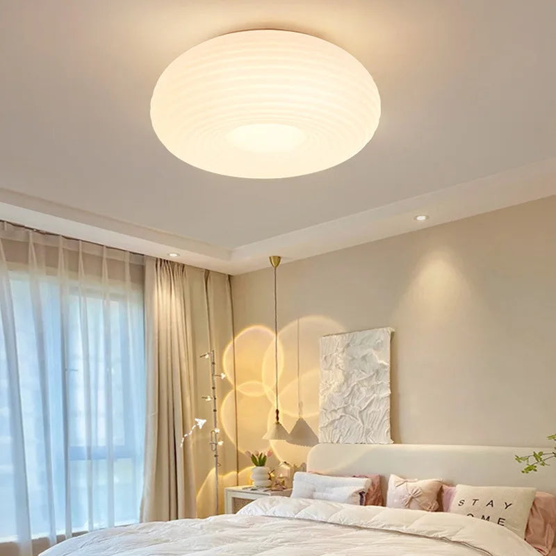 lampe de chevet moderne au style nordique et lumineux - vue 5 sur 18
