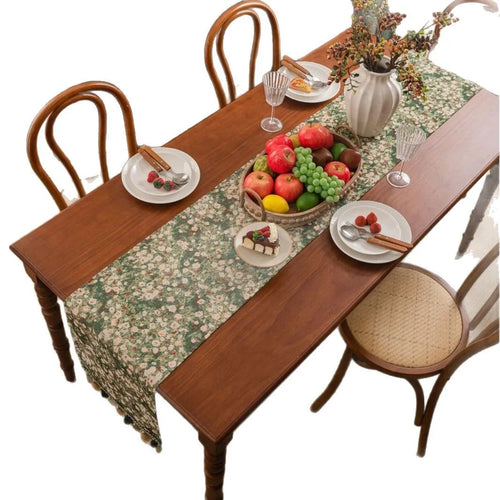 Chemin de table jacquard vert floral pompons campagne